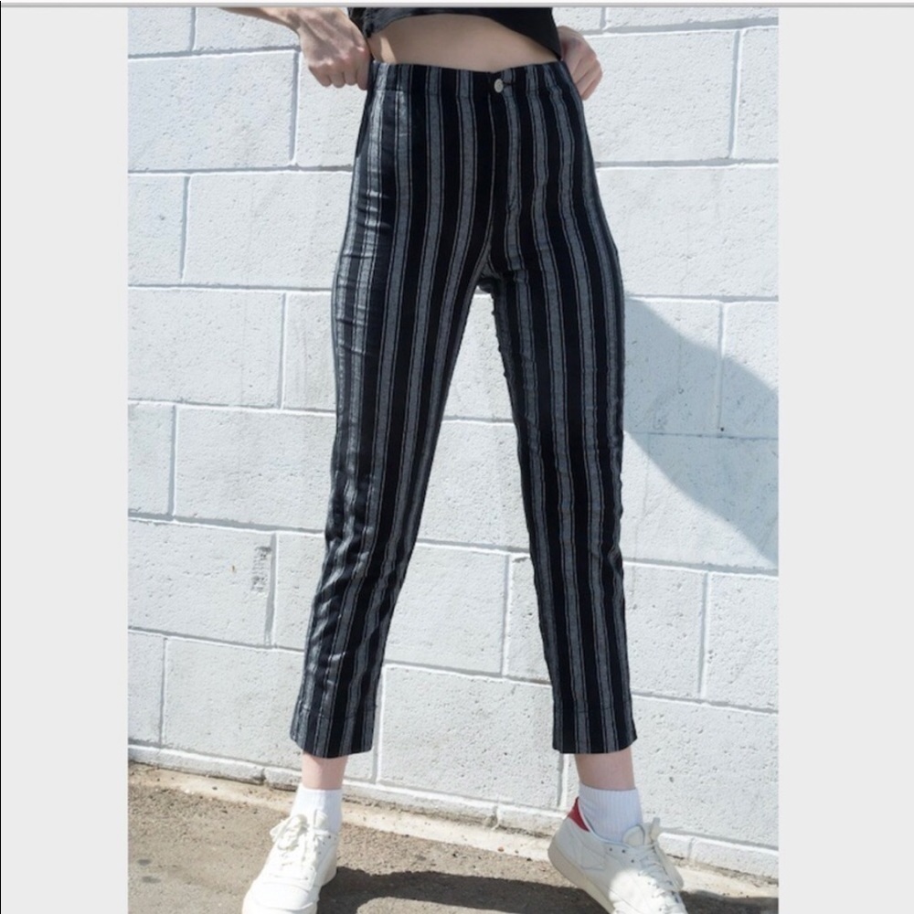 Brandy melville black and white variegated striped cropped ankle pants. Size OS - Picture 2 of 7